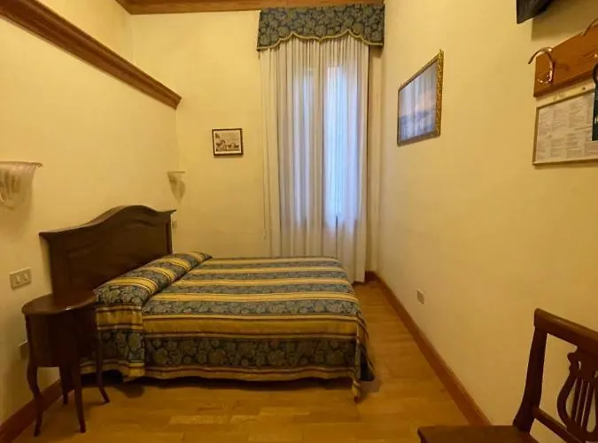 Otel Fava 2*